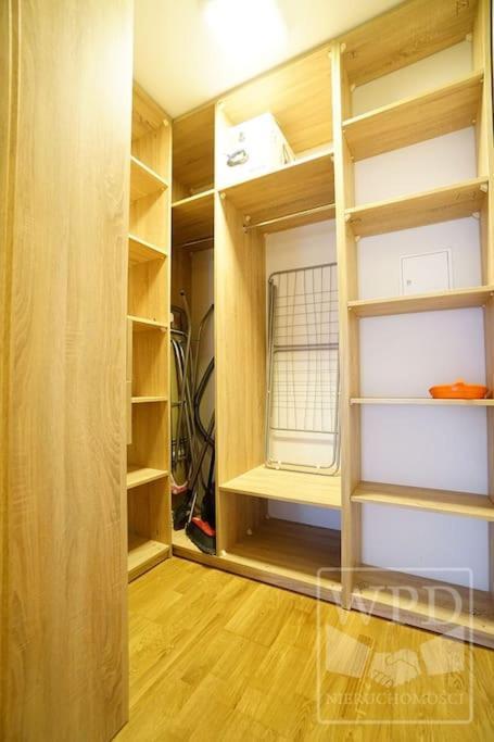 Big Apartment - Old Town - 3 Rooms - Private Parking Wrocław Eksteriør billede