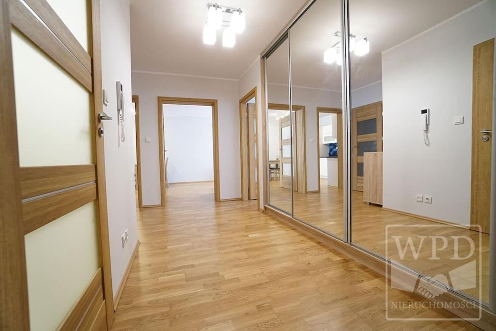 Big Apartment - Old Town - 3 Rooms - Private Parking Wrocław Eksteriør billede